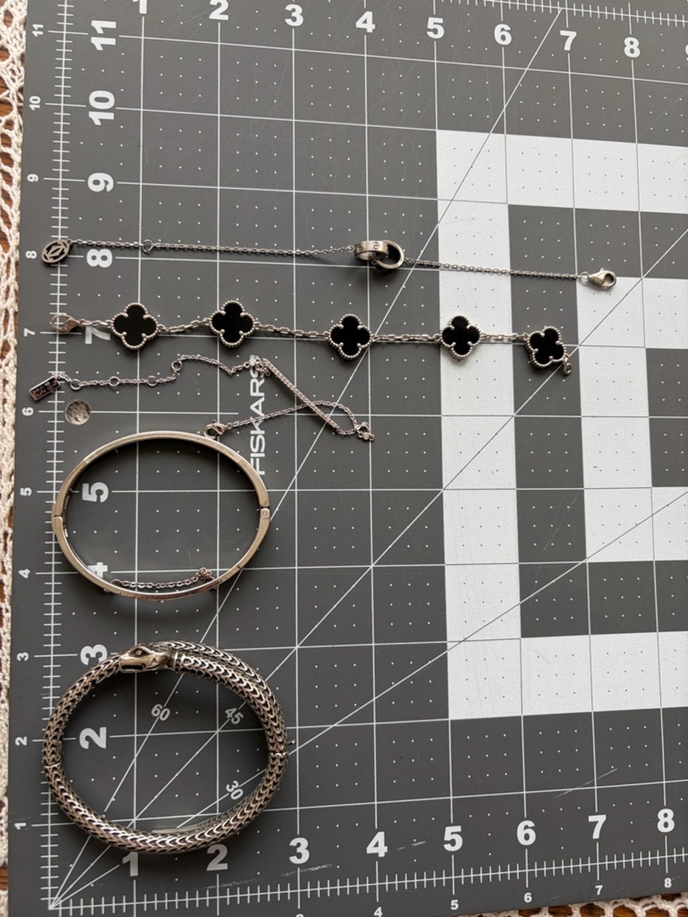 Bracelets - Picture 2 of 9
